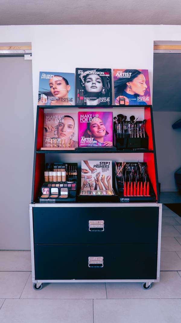 Make-Up