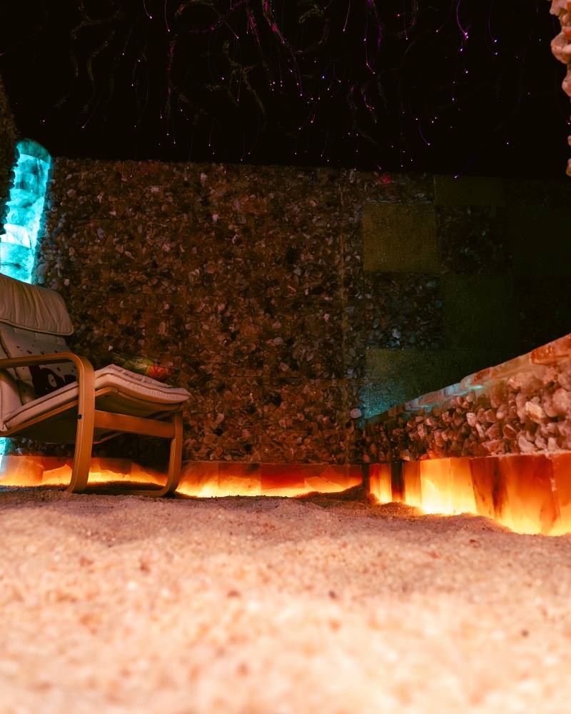 Visuale dal basso della grotta di sale